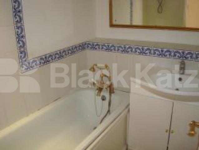 			New Instruction, 3 Bedroom, 1 bath, 1 reception Flat			 St Andrews Square, Labrooke Grove